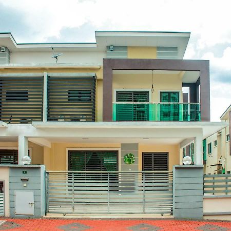 Tropical Livings Meru Ipoh Homestay By Grab A Stay Eksteriør billede