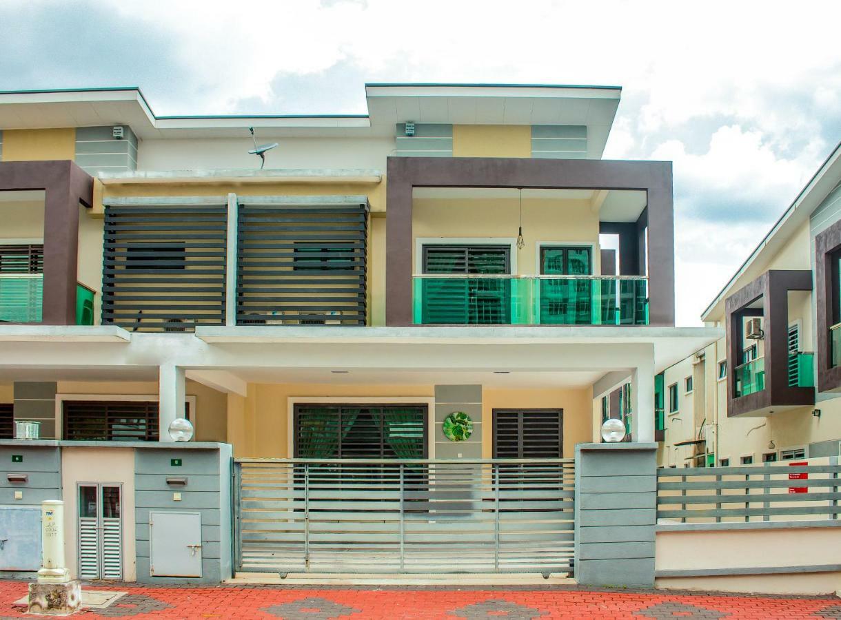 Tropical Livings Meru Ipoh Homestay By Grab A Stay Eksteriør billede